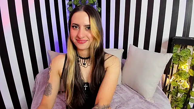 liz goth online show from 11/19/25, 01:55