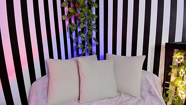 liz goth online show from 02/16/26, 03:32