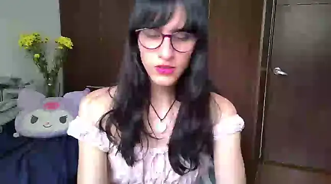 Snapshot of Alice_love29 chatting on 02/27/25, 05:37 Alice love29 online show from 02/27/25, 05:37