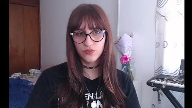 Snapshot of Alice_love29 chatting on 06/11/26, 04:48 Alice love29 online show from 06/11/26, 04:48