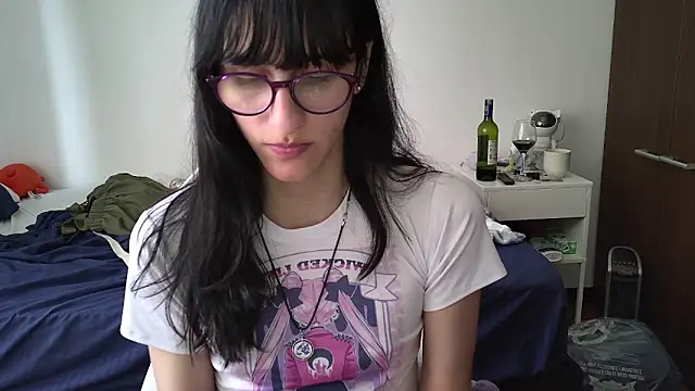 Snapshot of Alice_love29 chatting on 02/08/25, 09:04 Alice love29 online show from 02/08/25, 09:04