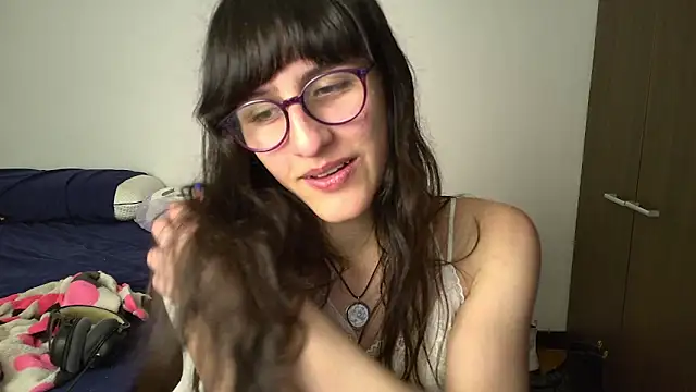 Snapshot of Alice_love29 chatting on 01/04/25, 06:09 Alice love29 online show from 01/04/25, 06:09