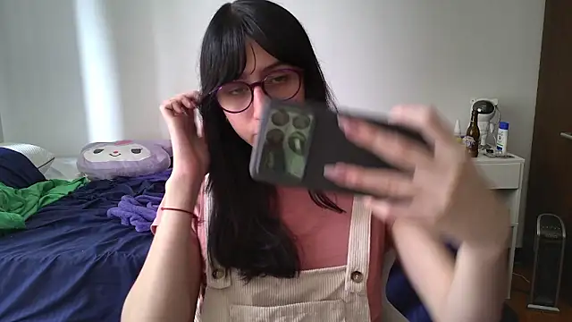 Snapshot of Alice_love29 chatting on 02/06/25, 08:13 Alice love29 online show from 02/06/25, 08:13