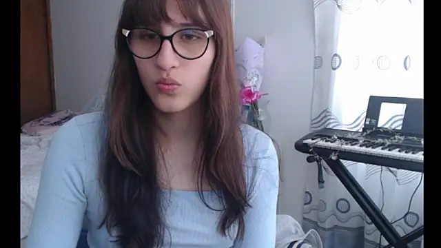 Snapshot of Alice_love29 chatting on 06/17/26, 03:22 Alice love29 online show from 06/17/26, 03:22