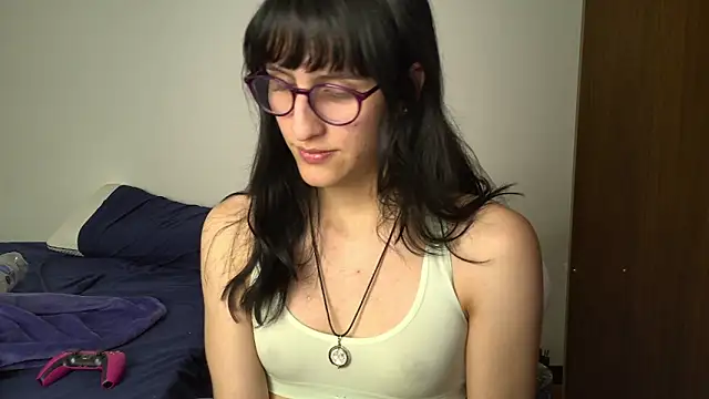 Snapshot of Alice_love29 chatting on 01/17/25, 12:10 Alice love29 online show from 01/17/25, 12:10