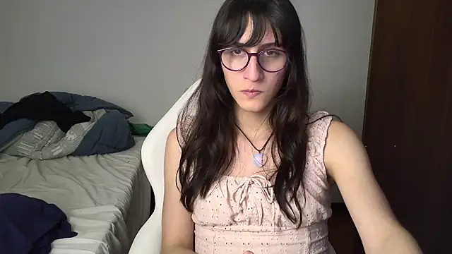 Snapshot of Alice_love29 chatting on 12/09/24, 11:03 Alice love29 online show from 12/09/24, 11:03