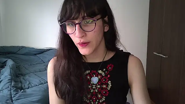 Snapshot of Alice_love29 chatting on 12/05/24, 08:38 Alice love29 online show from 12/05/24, 08:38