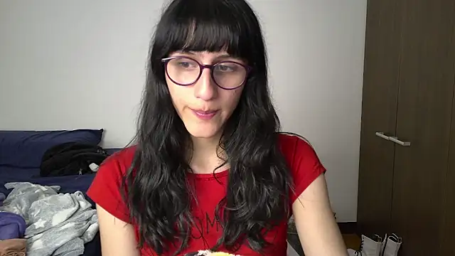 Snapshot of Alice_love29 chatting on 01/12/25, 03:17 Alice love29 online show from 01/12/25, 03:17