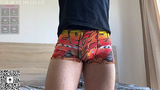 curlyboyy  online show from 04/22/26, 07:15