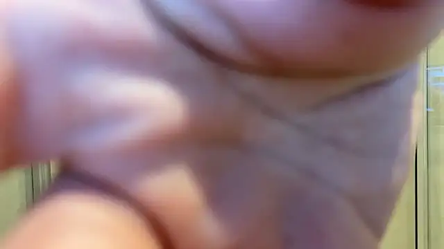 curlyboyy  online show from 10/26/25, 10:10