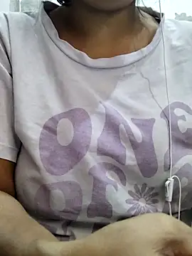 Snapshot of illay_love chatting on 10/26/25, 06:03 illay love online show from 10/26/25, 06:03