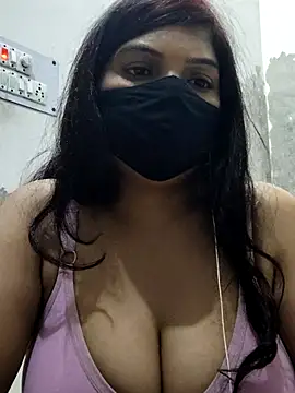 Snapshot of illay_love chatting on 10/30/25, 07:00 illay love online show from 10/30/25, 07:00