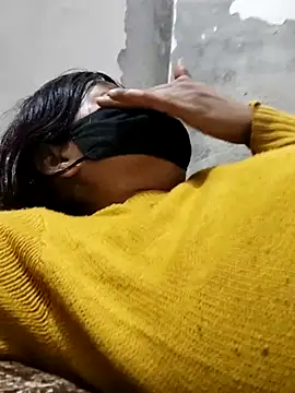 Snapshot of illay_love chatting on 12/17/25, 03:33 illay love online show from 12/17/25, 03:33