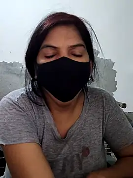 Snapshot of illay_love chatting on 10/22/25, 05:07 illay love online show from 10/22/25, 05:07