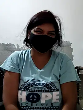 Snapshot of illay_love chatting on 10/20/25, 03:19 illay love online show from 10/20/25, 03:19