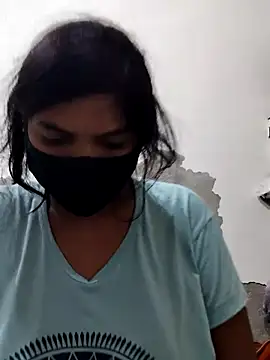 Snapshot of illay_love chatting on 11/08/25, 04:05 illay love online show from 11/08/25, 04:05