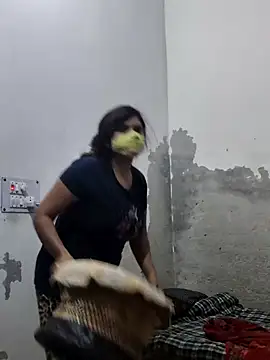 Snapshot of illay_love chatting on 12/17/25, 03:39 illay love online show from 12/17/25, 03:39