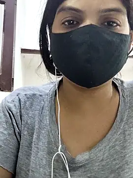 Snapshot of illay_love chatting on 10/21/25, 05:01 illay love online show from 10/21/25, 05:01