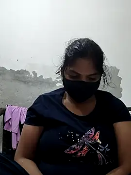 Snapshot of illay_love chatting on 11/07/25, 03:33 illay love online show from 11/07/25, 03:33