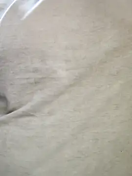 Snapshot of illay_love chatting on 10/21/25, 04:34 illay love online show from 10/21/25, 04:34