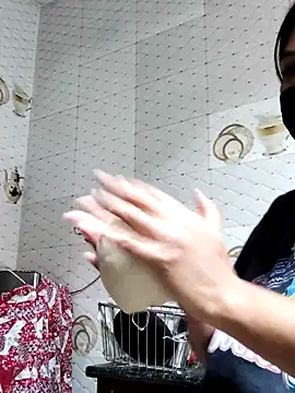 illay love online show from 04/12/26, 03:10