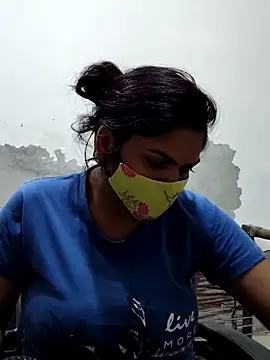 Snapshot of illay_love chatting on 11/24/25, 04:01 illay love online show from 11/24/25, 04:01