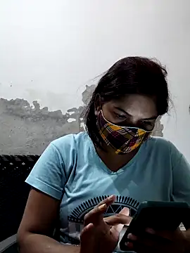 Snapshot of illay_love chatting on 10/10/25, 01:56 illay love online show from 10/10/25, 01:56