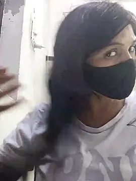 Snapshot of illay_love chatting on 11/17/25, 04:55 illay love online show from 11/17/25, 04:55