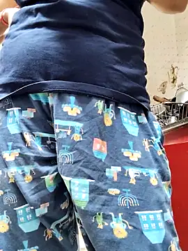 illay love online show from 03/26/26, 04:11