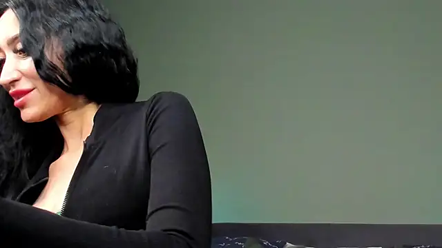 Margaret Clark  online show from 02/16/25, 06:21