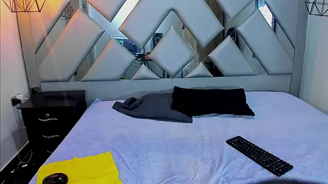 Nahomi-Hill online show from 11/06/25, 11:09