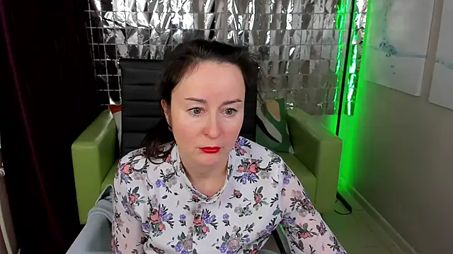 Ninasaaaa online show from 12/29/24, 05:21