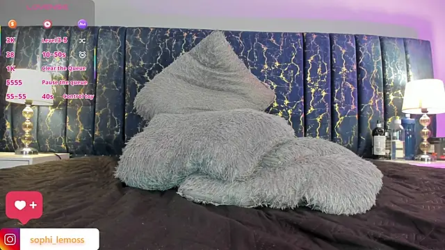 Sophia Lemos online show from 11/11/25, 02:01