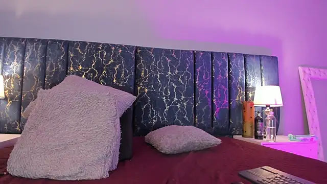 Sophia Lemos online show from 11/26/25, 01:33