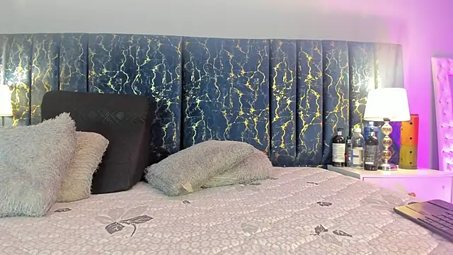 Sophia Lemos online show from 11/10/25, 01:38