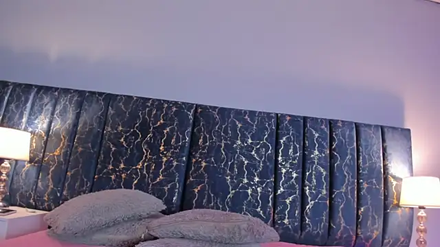 Sophia Lemos online show from 09/19/25, 01:37