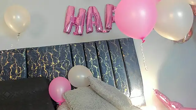 Sophia Lemos online show from 10/03/25, 01:56