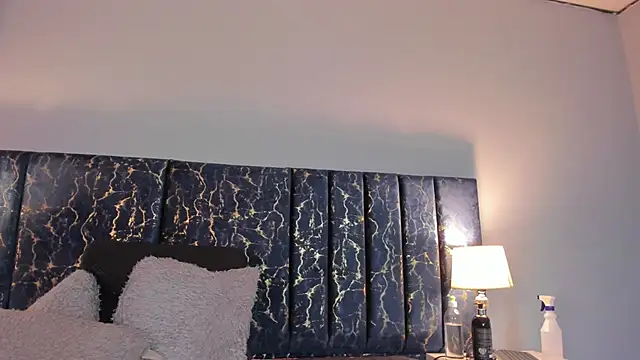 Sophia Lemos online show from 10/08/25, 01:34