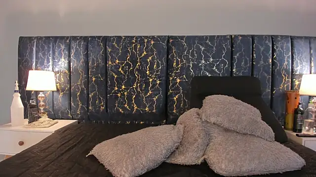 Sophia Lemos online show from 11/28/25, 01:33