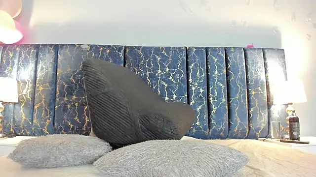 Sophia Lemos online show from 10/07/25, 01:34