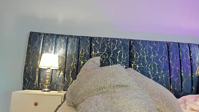 Sophia Lemos online show from 12/04/25, 01:32