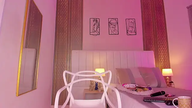 zoe sky  online show from 11/24/25, 11:43