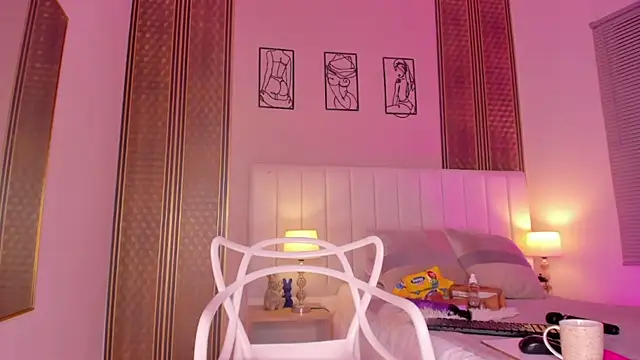 zoe sky  online show from 11/08/25, 11:36