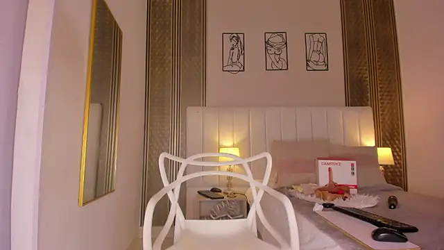 zoe sky  online show from 04/04/26, 11:39