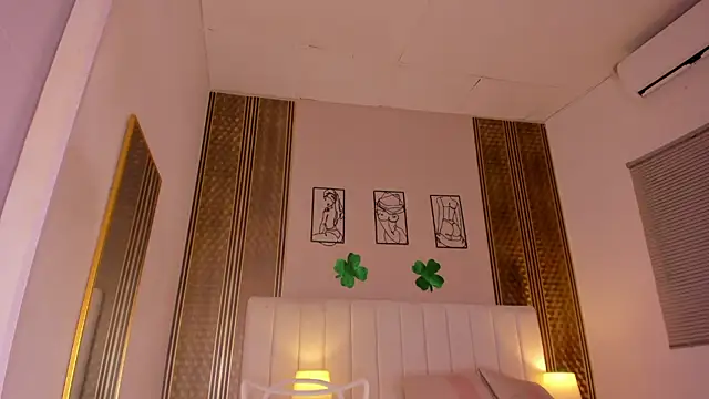 zoe sky  online show from 03/13/26, 11:48