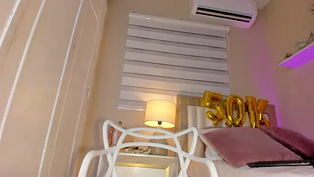 zoe sky  online show from 03/15/25, 11:40