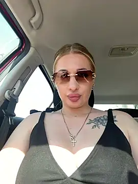 Snapshot of Tatti-Go chatting on 06/17/26, 01:10 Tatti-Go online show from 06/17/26, 01:10
