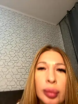 Snapshot of Tatti-Go chatting on 10/01/25, 03:16 Tatti-Go online show from 10/01/25, 03:16