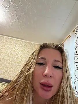 Snapshot of Tatti-Go chatting on 06/18/26, 05:18 Tatti-Go online show from 06/18/26, 05:18