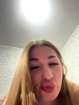 Tatti-Go online show from 12/15/25, 03:40